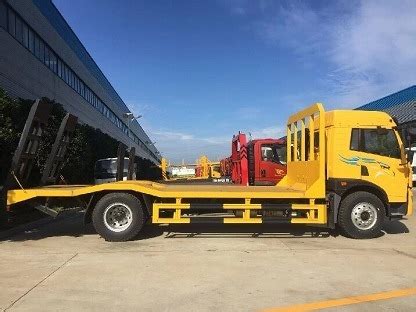 FAW 4 2 220HP Factory Directly Sale 15t Low Flatbed Trailer Low Plate