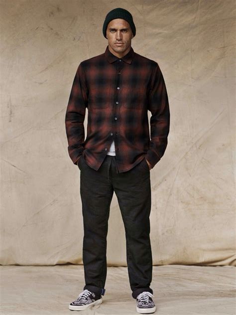 Kelly Slater Mens Street Style Surf Style Men Bald Men Style Stylish Mens Outfits