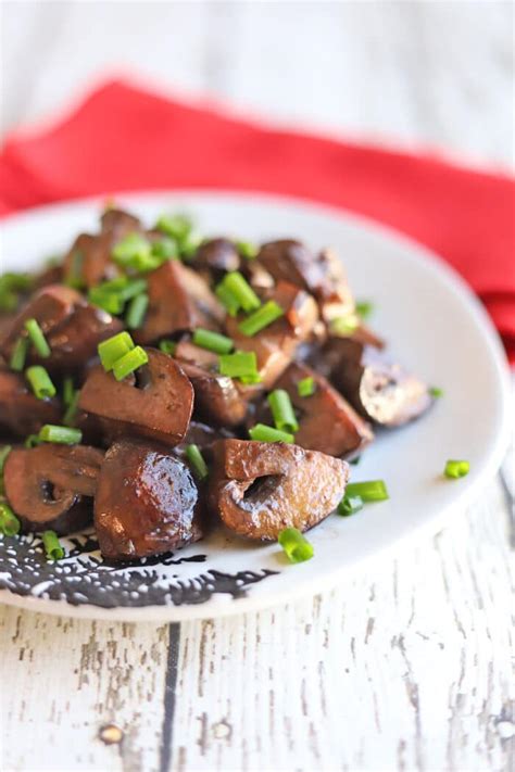 Red wine mushrooms with garlic - Cadry's Kitchen