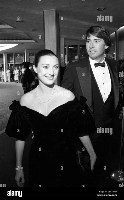 Jane Seymour And David Flynn At The 39th Golden Globe Awards January 30