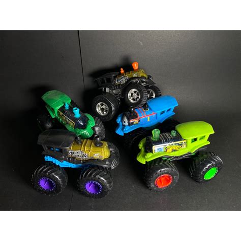 Hot wheels Monster Truck LOCO PUNK รถไฟ Hot Wheels Monster Truck บกฟต ลอยาง ขนาด