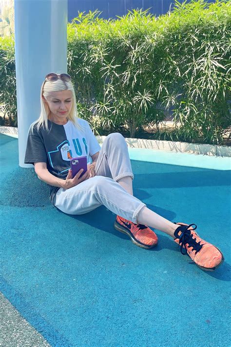 Beautiful Liliya Y O From Dubai With Blonde Hair Id Ladadate