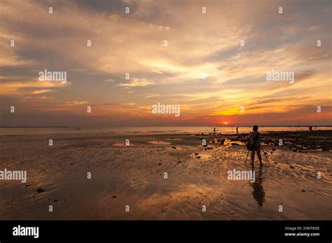 Female Amateur Photographer Taking Photograph Hi Res Stock Photography And Images Alamy