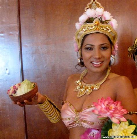 Simple Image Collections Srilankan Sexy Model Deena Thisera Show Her Sexy Nude Brest Hot