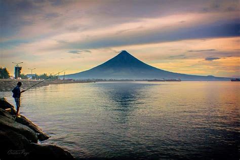 mga mangingisda sa dagat
