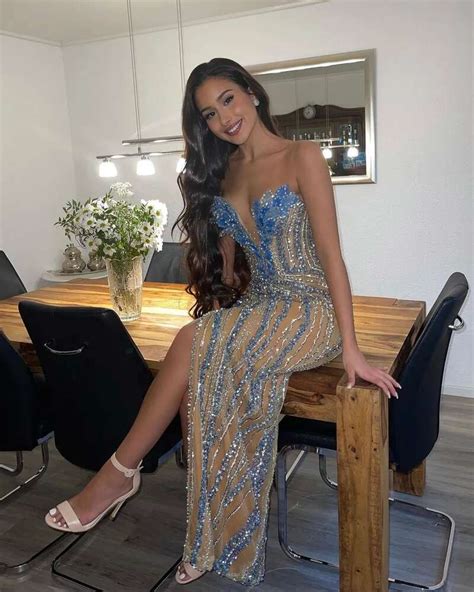 Hot Sexy Alena Yildiz Bikini Pics