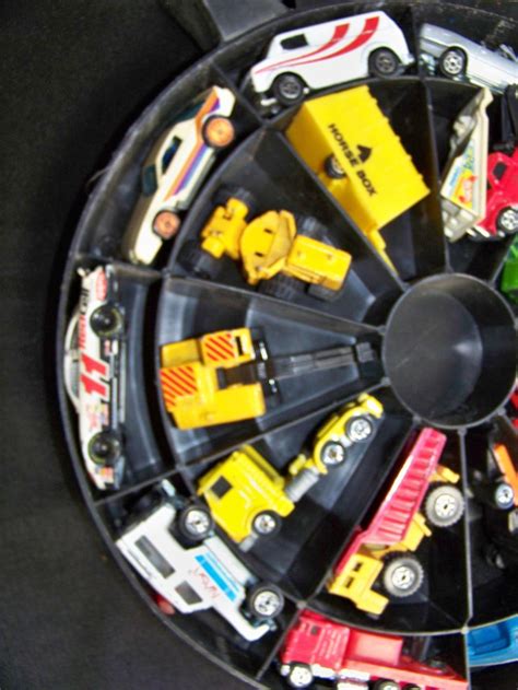 Lot Vintage Mattel Super Rally Case Filled With Hot Wheels