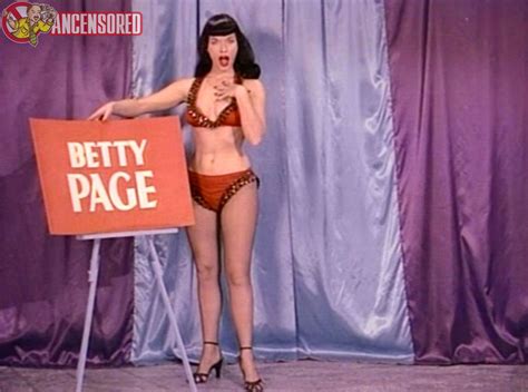 Bettie Page Nua Em Bettie Page The Girl In The Leopard Print Bikini