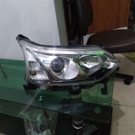 Jual Headlamp Lampu Depan Avanza Veloz Shopee Indonesia