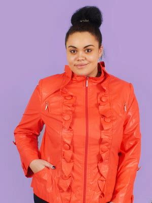 Куртки для полных зима и весна 2024 с фото модных курток для полных женщин