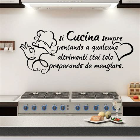 Adesivi Murali Muro Parete Frasi Si Cucina Sempre Pensando A Qualcuno