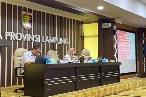 Briefing Desk Rencana Dan Realisasi Program Kegiatan Isu Sosial Dan