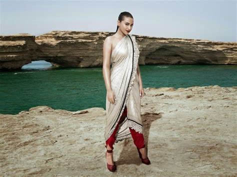 Sonakshi Sinha Hot Wallpaper 620x788 Wallpaper Teahub Io