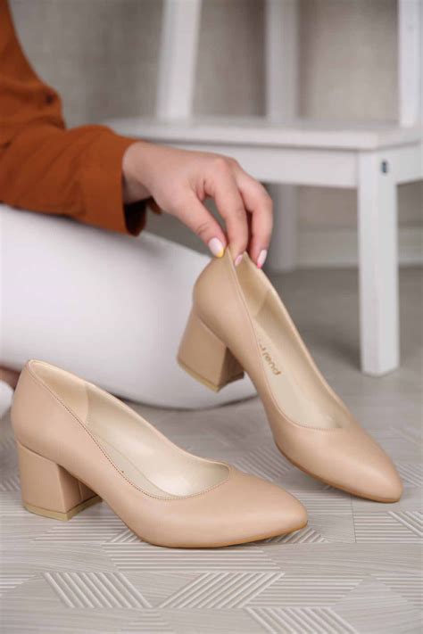 Kad N G Nl K Topuklu Ayakkab Nude C Lt Fiyatlar Flo