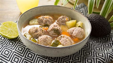 Arriba 93 Imagen Receta Caldo De Albondigas De Carne Molida Abzlocal Mx