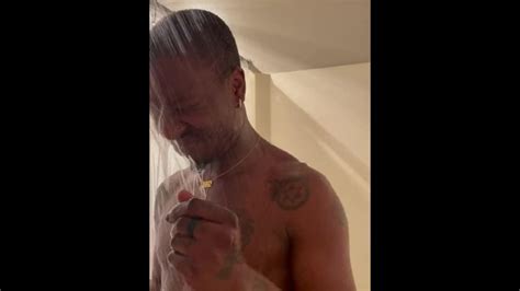 Black MAN 淋浴时间 Pornhub Gay