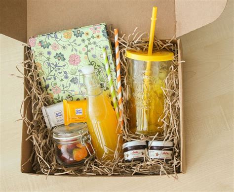 ПОДАРКИ•ПОДАРОЧНЫЕ НАБОРЫ•СПБ on Instagram: “Яркая коробочка, для ...