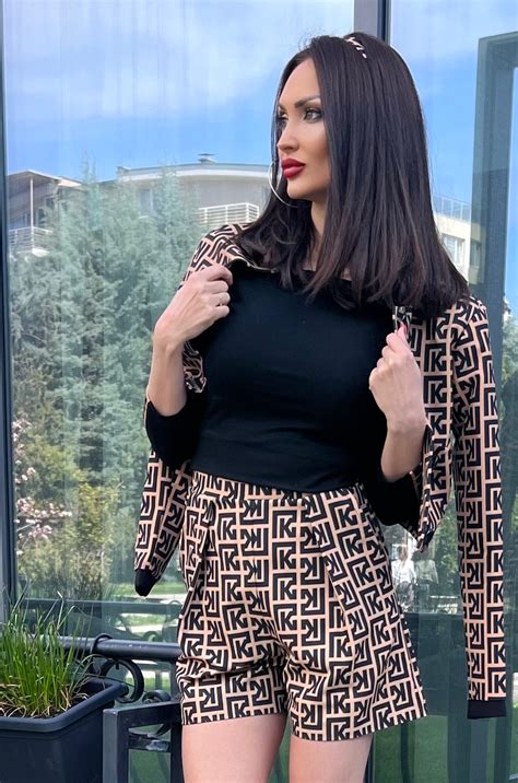 Елегантни къси панталонки NUDE karpov bg