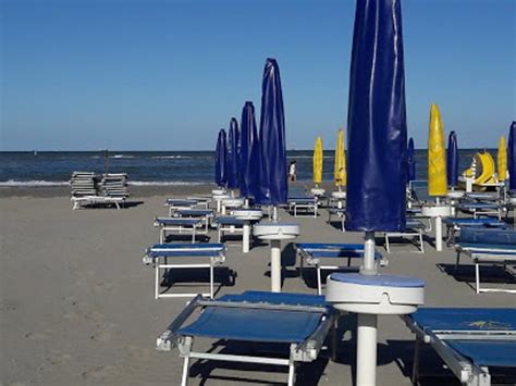 Bagno Pelo Ravenna Prezzi Ombrellone Lettino E Sdraio Beacharound