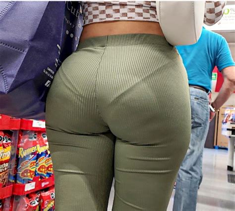 Milf In Leggings VPL Non OC Spandex Leggings Yoga Pants Forum