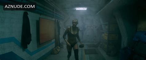 UNDERWATER NUDE SCENES AZNude