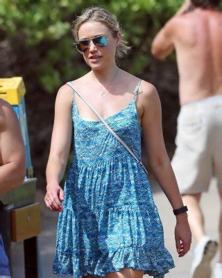 Katrina Bowden Wearing Skimpy Strapless Bikini At The Beach In Maui Porn Pictures XXX Photos