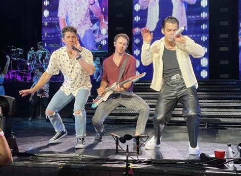 Pin By Julia On Jonas Brothers Remember This Tour Jonas Brothers