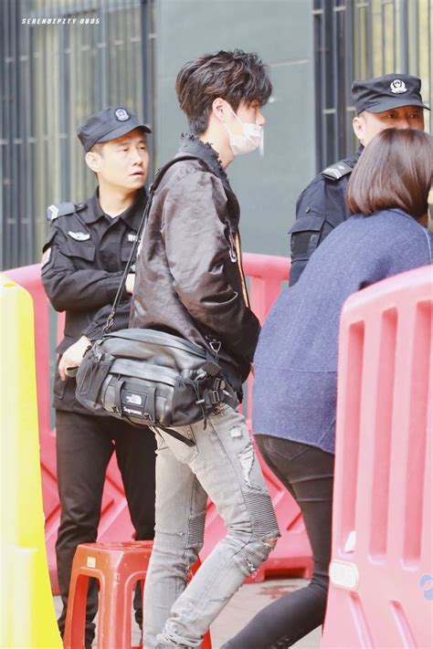 Ghim của Alireza Shamsi trên hot korean