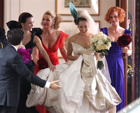 Carrie Bradshaw De Sex And The City Historia Outfits Novios Vogue