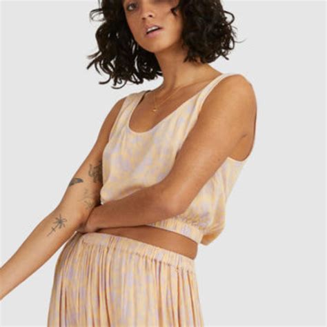 Billabong Hot Tropics Crop Top Brand New Size Depop