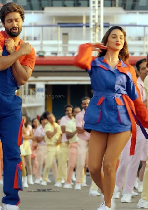 Kiara Advani Govinda Naam 20 Vicky Hot Legs Hd Photo Indiancelebblog