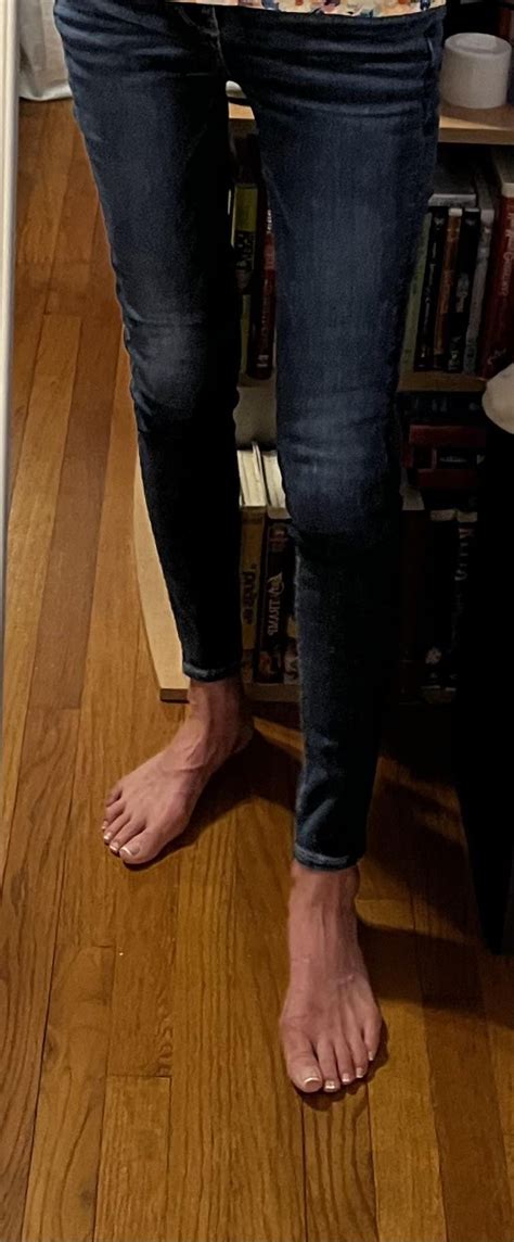veiny feet  exceptionally beautiful feet  perfect toes