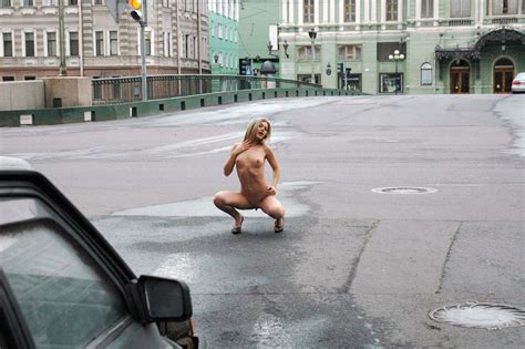 Absolutely Naked Blonde Walks At Public Streets Russian Sexy Girls
