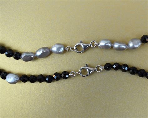 Collana Doppia Di Perle Grigie Scaramazze Con Onice Nero Sfaccettato