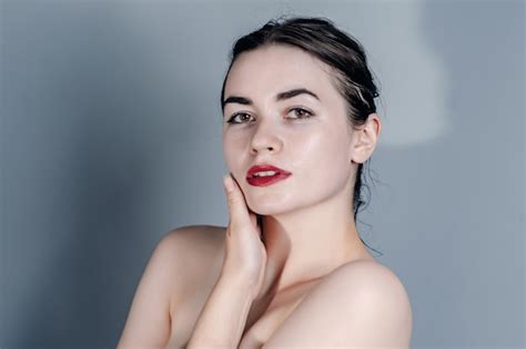 Premium Photo Portrait Of A Beautiful Woman Head Is Turned To The Side Naked Bust