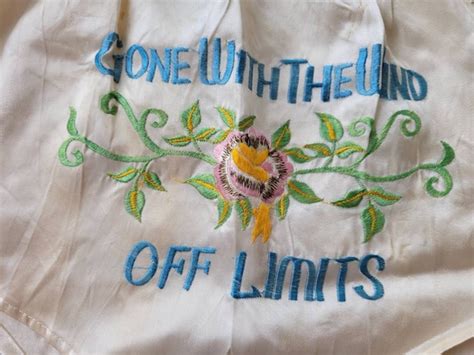 Vintage WWII 1940s Sweetheart Lingerie Embroidered Bo Gem