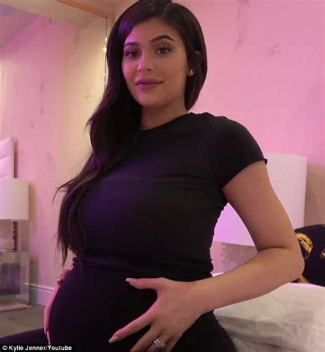 Kylie Jenner Shows Off Her Baby Bump In Pregnancy Video Kylie Jenner