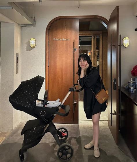 Kết hôn năm mới sinh con hot girl Lào lấy chồng Việt Muốn yêu con vô điều kiện mẹ phải có