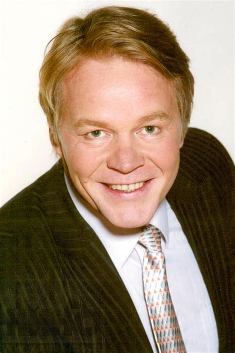 Александр Кузнецов — биография, фильмография, фотографии актёра