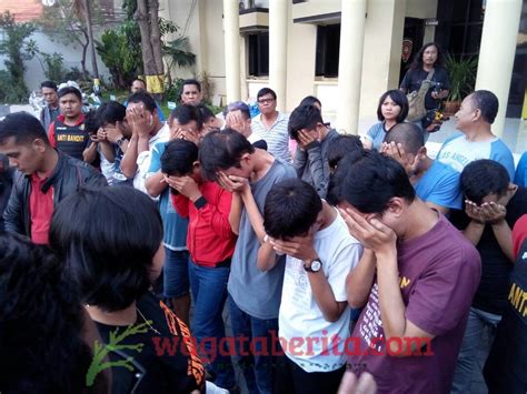 LIMA PESERTA PESTA GAY POSITIF HIV Wagata Berita