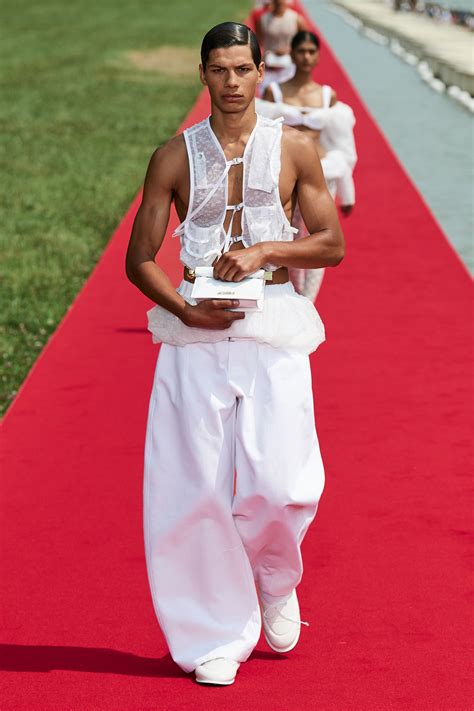 Jacquemus Fall 2023 Ready-to-Wear Collection | Vogue