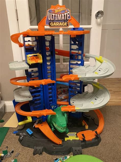 HOT WHEELS ULTIMATE Car Garage T Rex Dinosaur PicClick UK