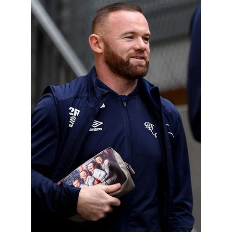 Рууни със семеен несесер