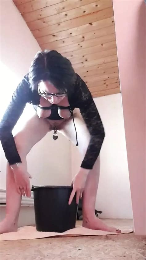 Milf Julie Squirts On Bucket Amateur Amateur Porn Feat Julieeroticdress By Faphouse Xhamster