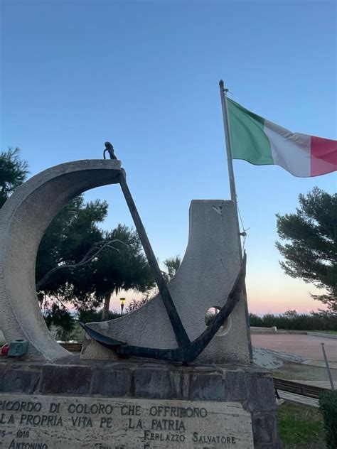 Monumento Ai Caduti Di S Giorgio Di Gioiosa Marea Me Pietre Della