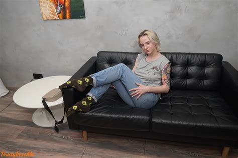 Blonde Auditioning Puts On Pantyhose Uses Sex Toy Pics Xhamster