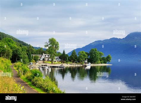 Lochside Cottage Loch Lomond Near Glasgow Scotland Uk Stock Photo