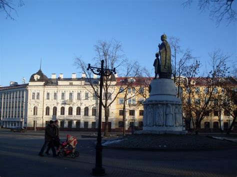 Сквер Красных партизан - Псков