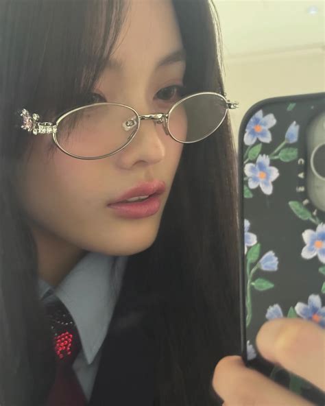 illit fanbase indonesia  iroha weverse update follow