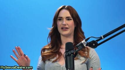 Inked MILF Pleasing Her Hairy Pussy In Solo Session